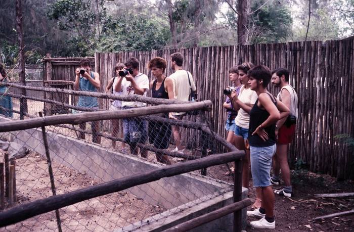 Prof. Dr. Ann Vanreusel and colleagues visiting alligator farm