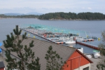 Experimentele aquacultuur faciliteiten van het Institute of Marine Research (IMR). Omgeving Bergen, Noorwegen (2013.05.22)