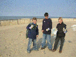 Jongens op het strand tijdens Lenteprikkel in Knokke op 27/03/2004